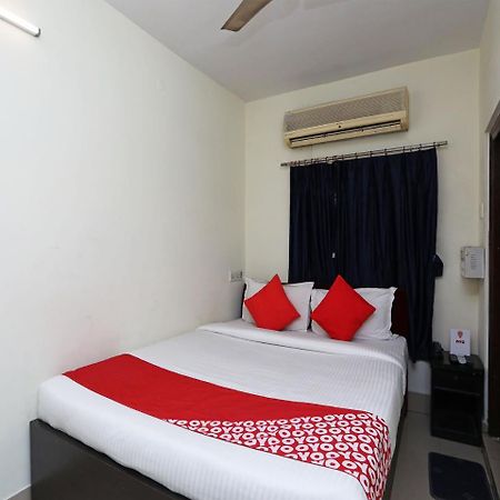 Oyo 13906 Vinita Inn Santragachi Luaran gambar