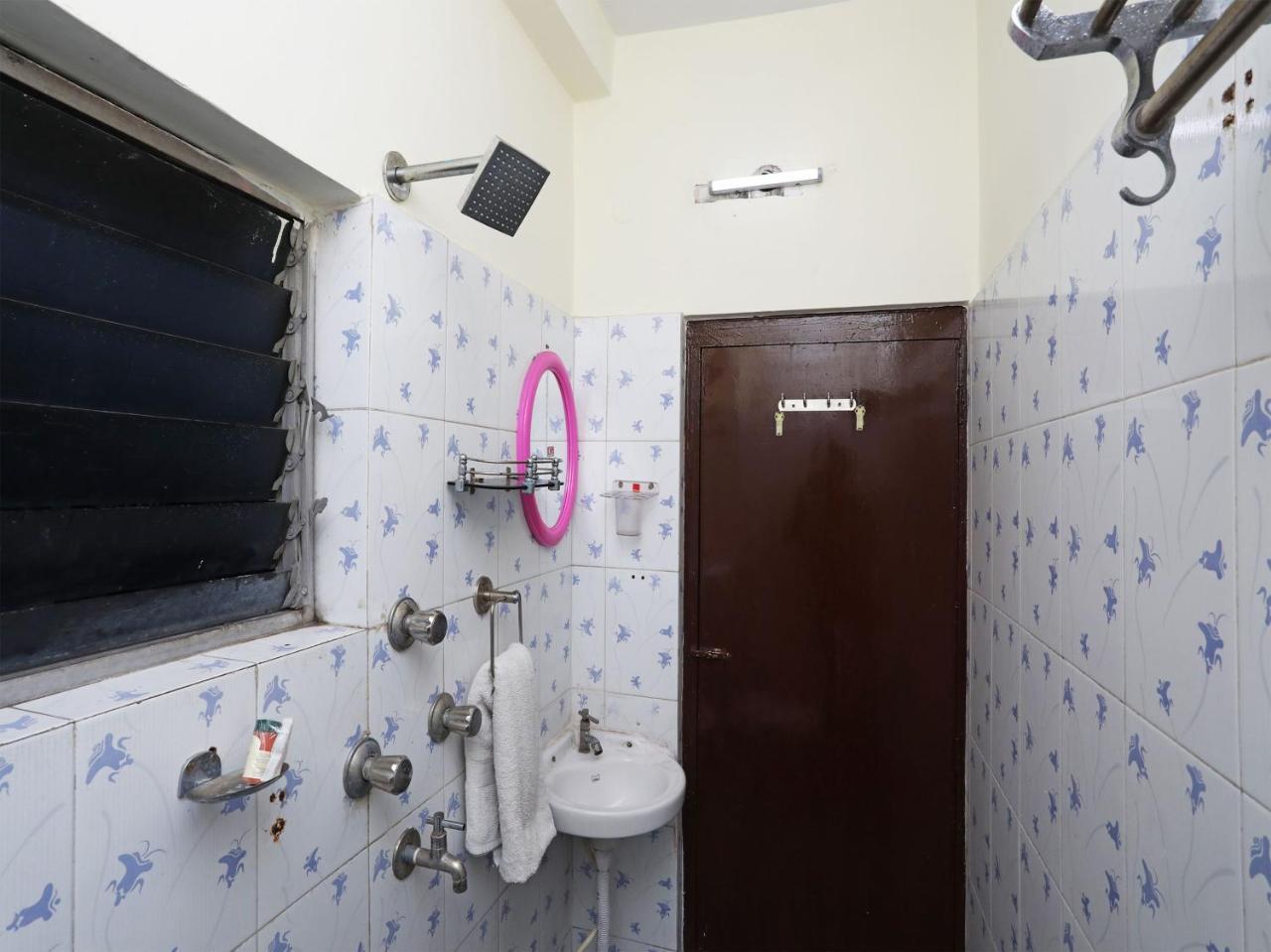 Oyo 13906 Vinita Inn Santragachi Luaran gambar
