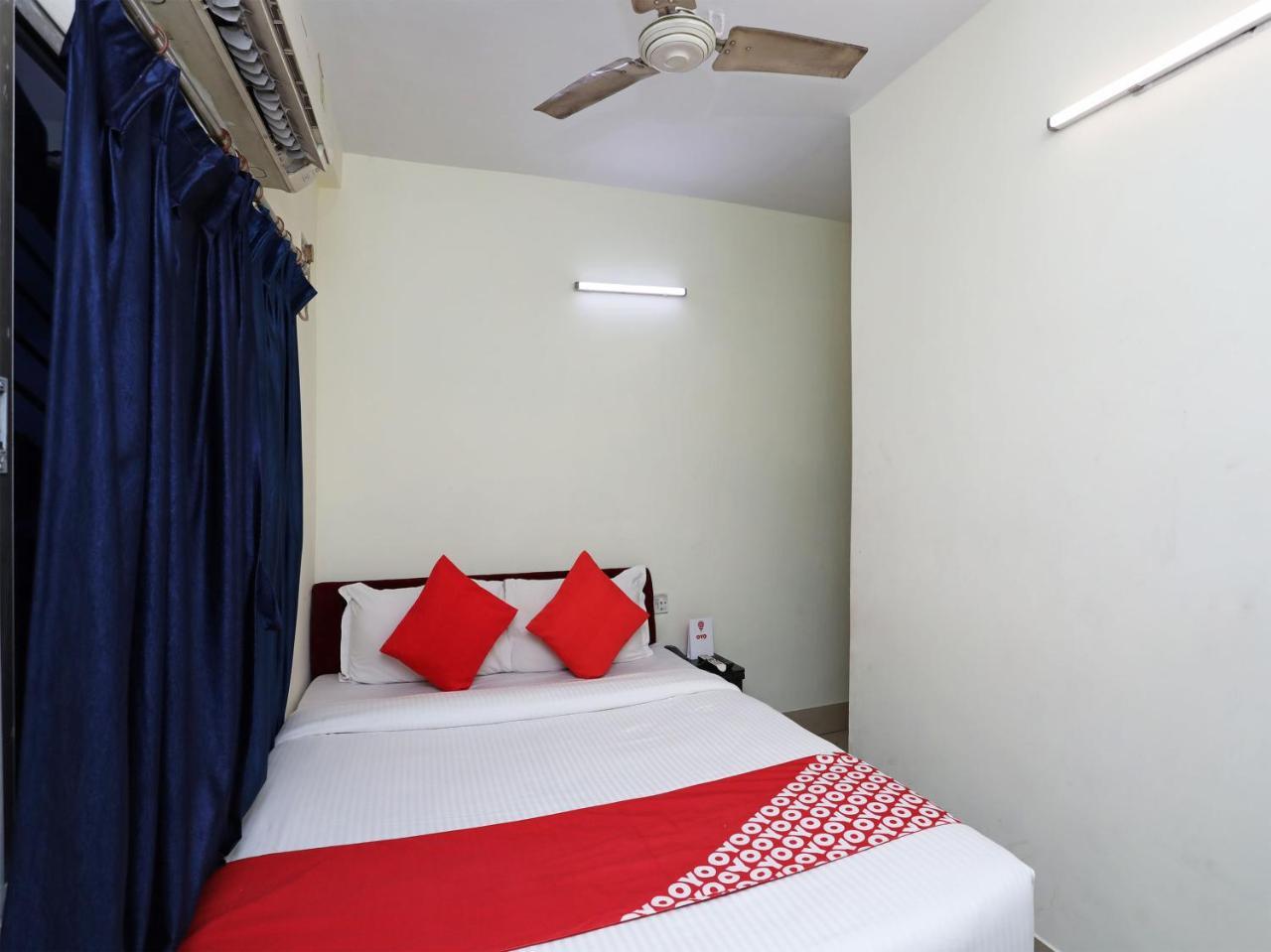 Oyo 13906 Vinita Inn Santragachi Luaran gambar