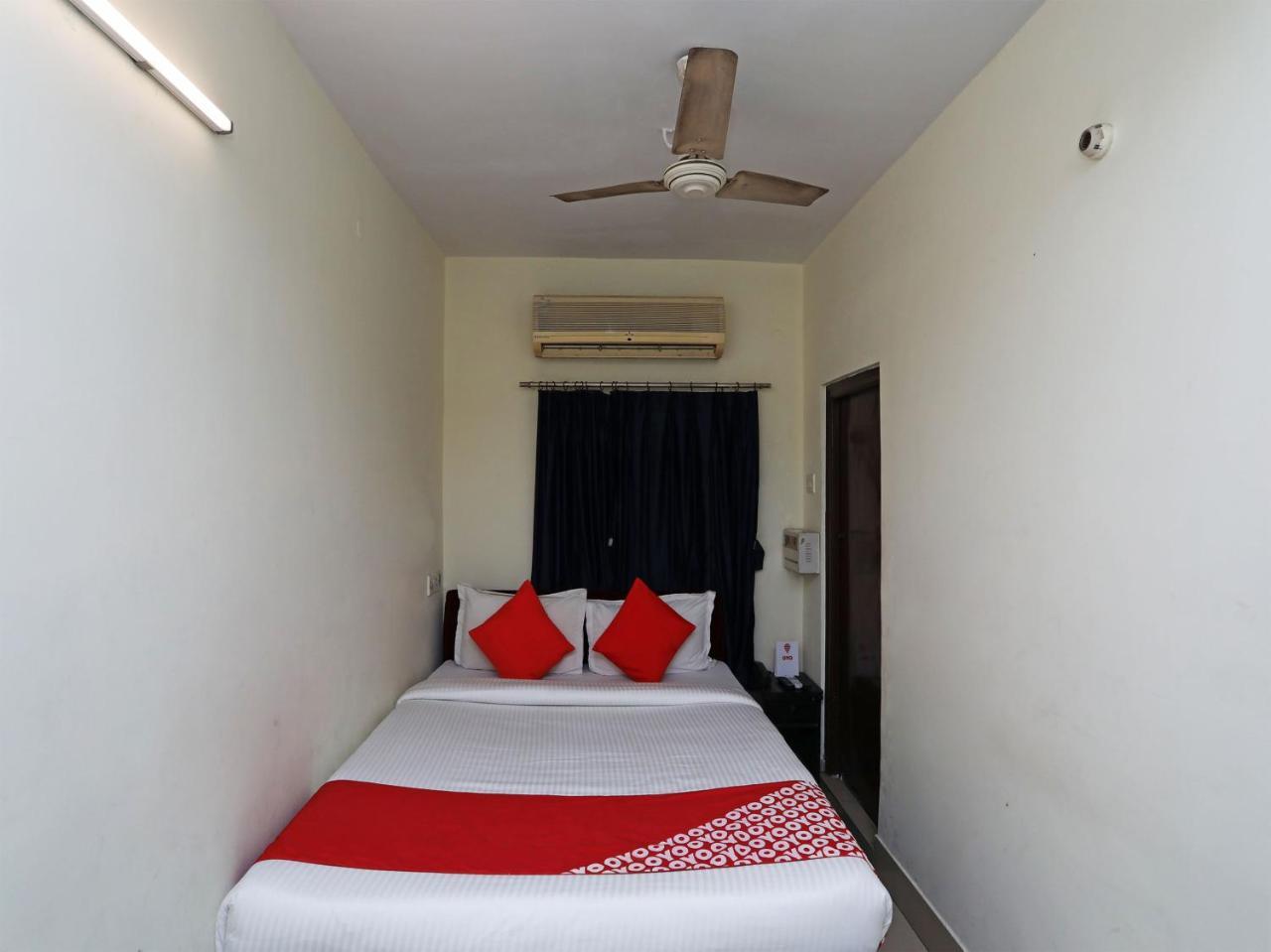 Oyo 13906 Vinita Inn Santragachi Luaran gambar